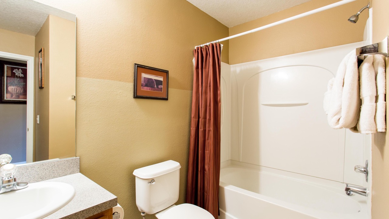 Photo of Bathroom in Crestwynd Bay