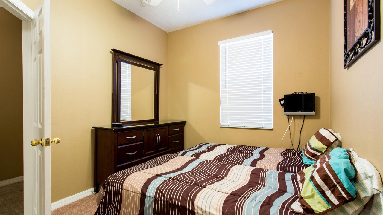 Photo of Bedroom in Crestwynd Bay