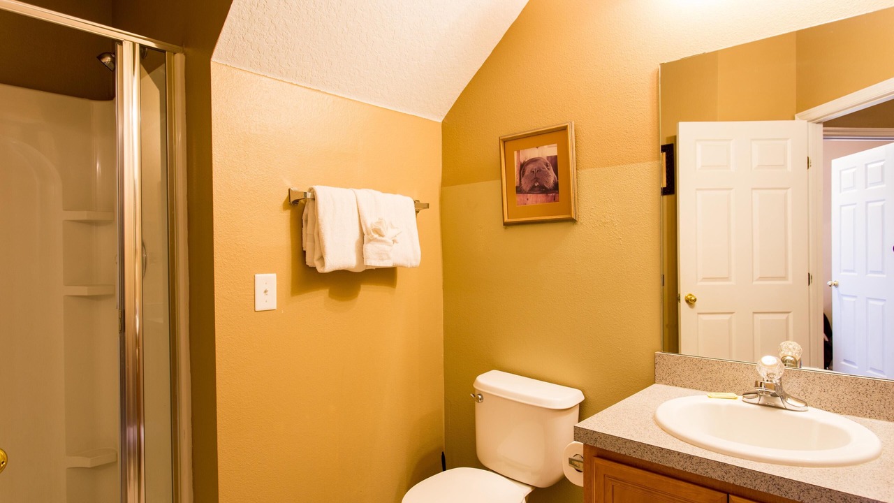 Photo of Bathroom in Crestwynd Bay
