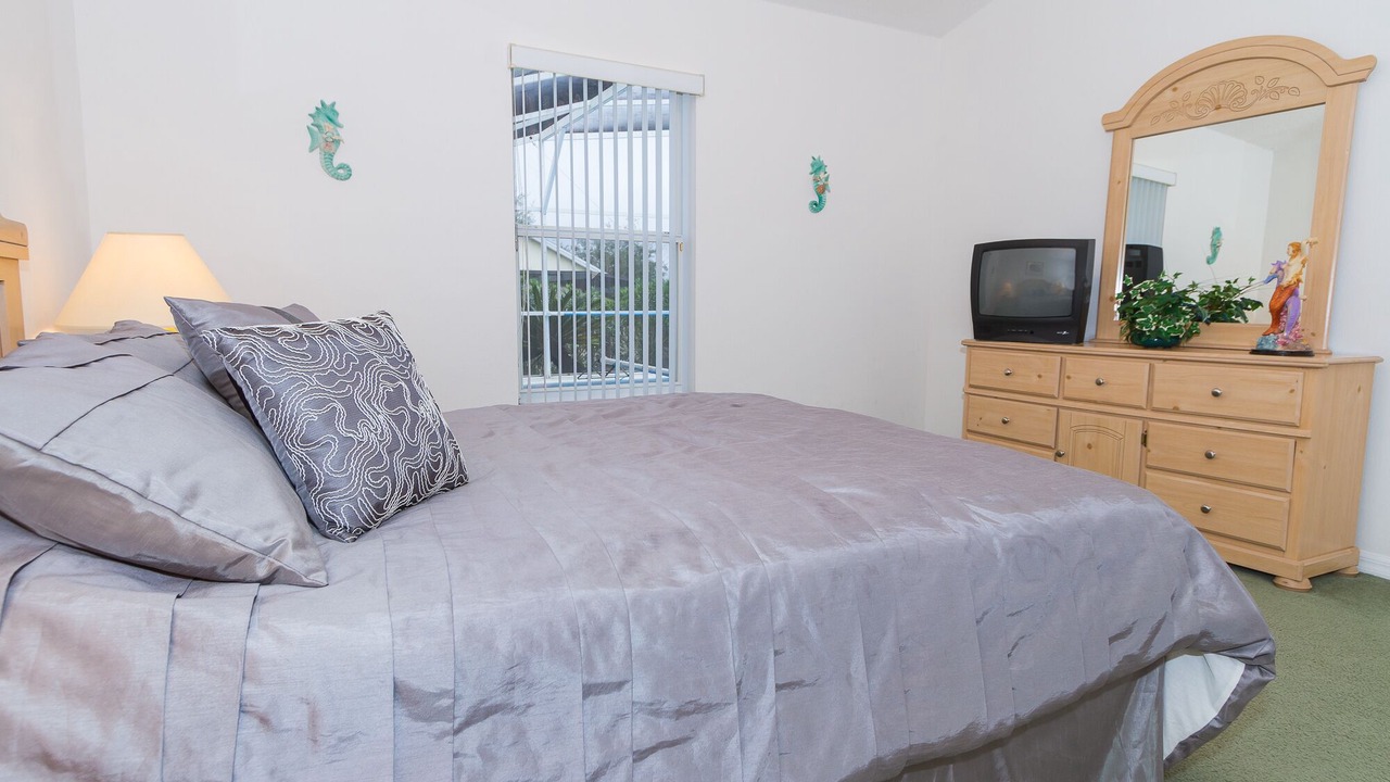 Photo of Bedroom in Florida Pines
