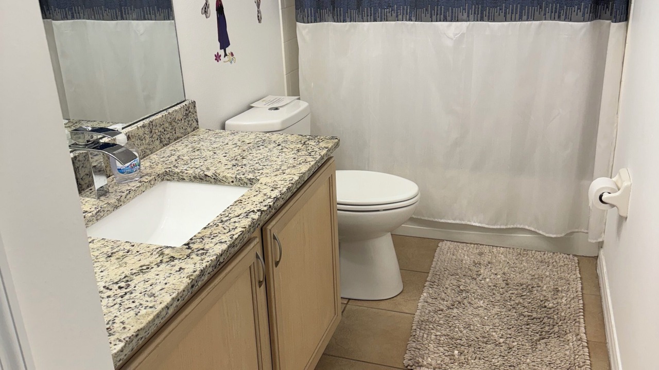 Photo of Bathroom in Esprit