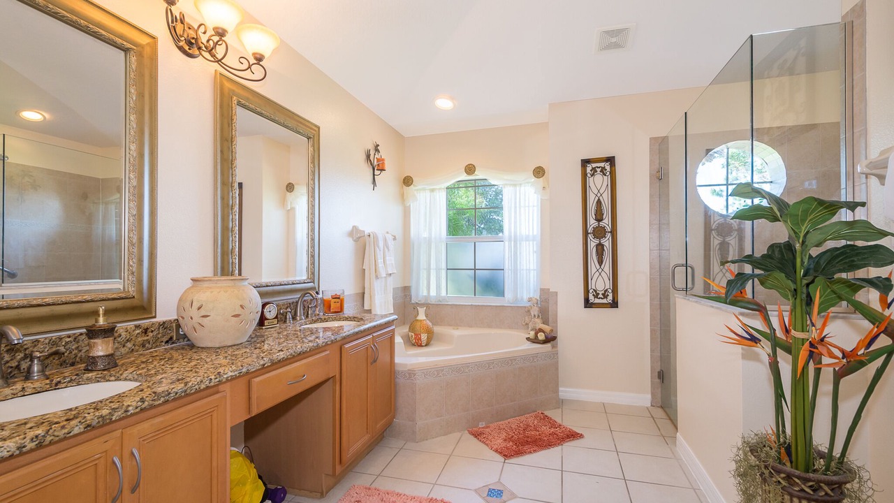 Photo of Bathroom in Buena Ventura Lakes