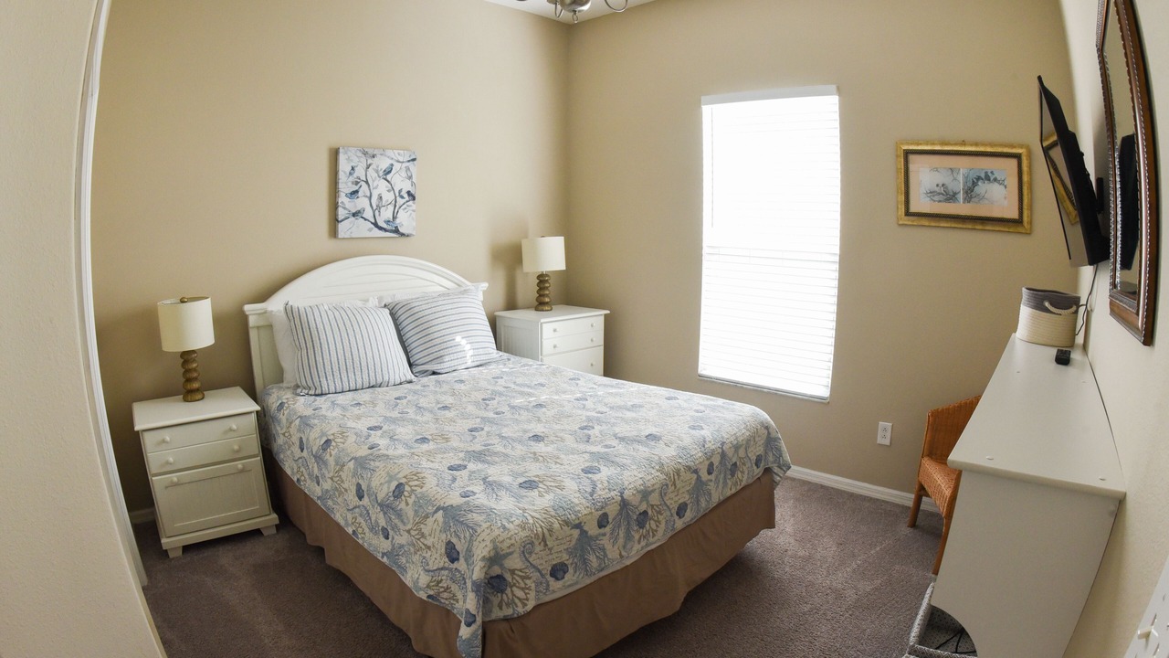 Photo of Bedroom in Florida Pines