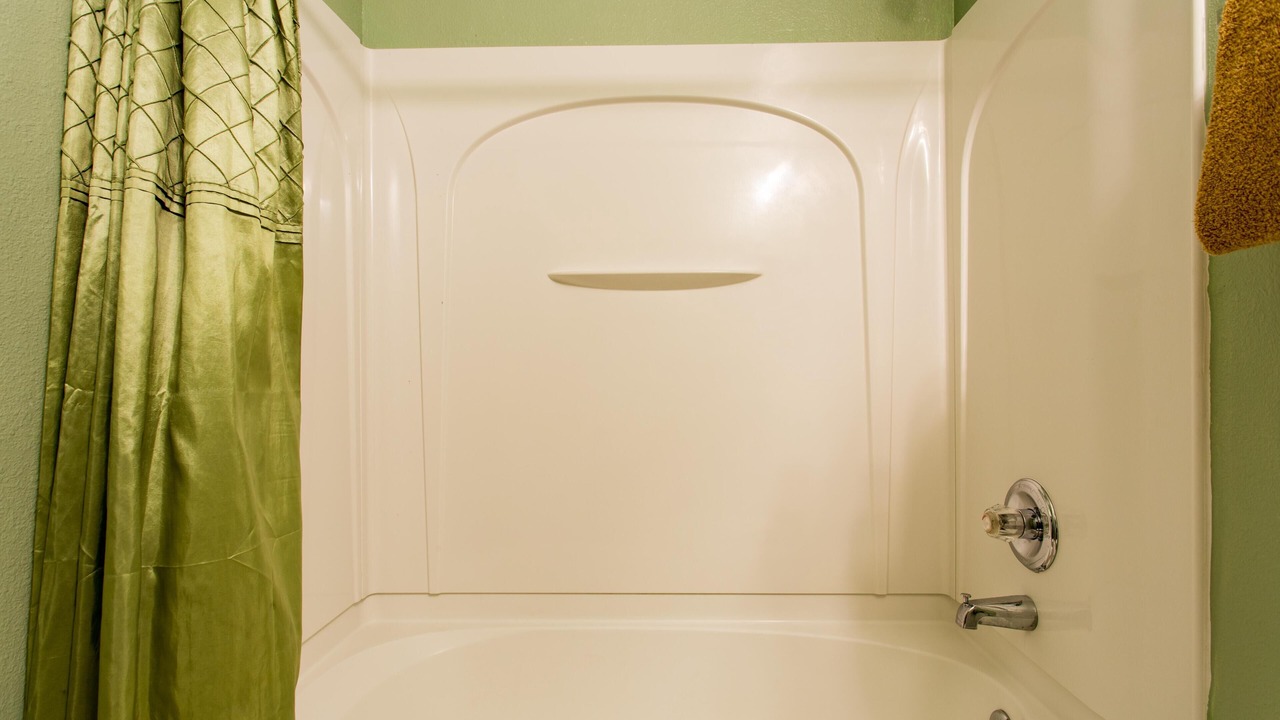 Photo of Bathroom in Crestwynd Bay