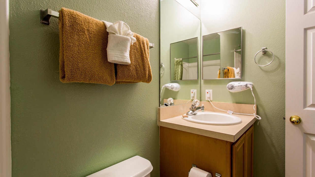 Photo of Bathroom in Crestwynd Bay