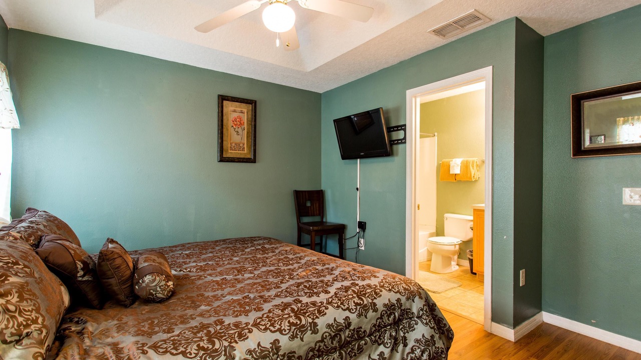 Photo of Bedroom in Crestwynd Bay