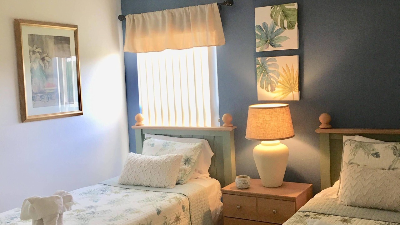 Photo of Others in Orange Tree