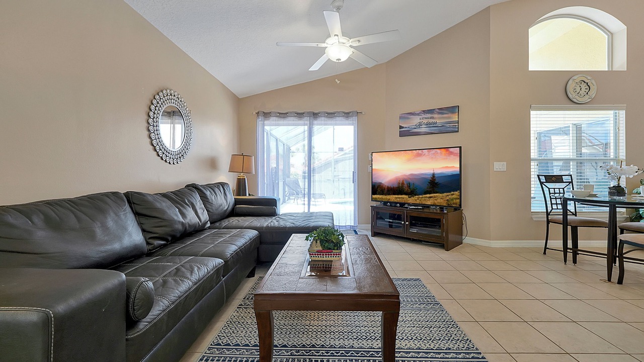 Photo of Livingroom in Loughman
