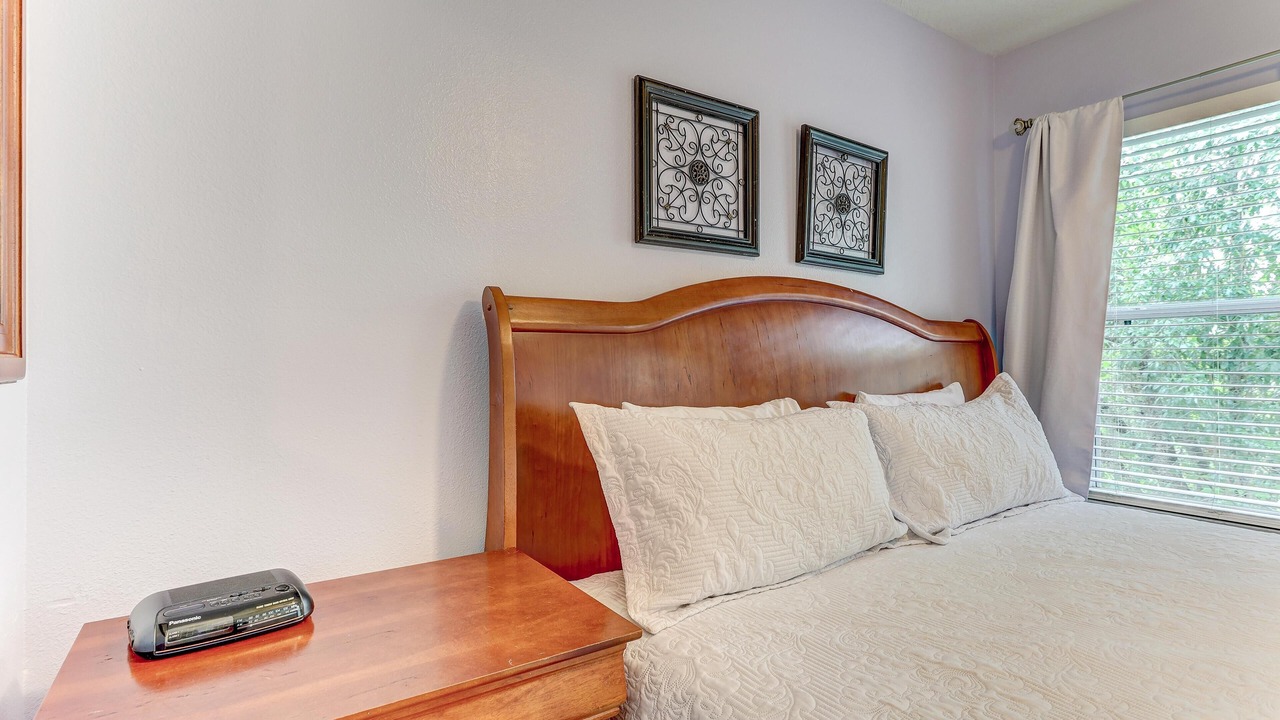 Photo of Bedroom in Crestwynd Bay