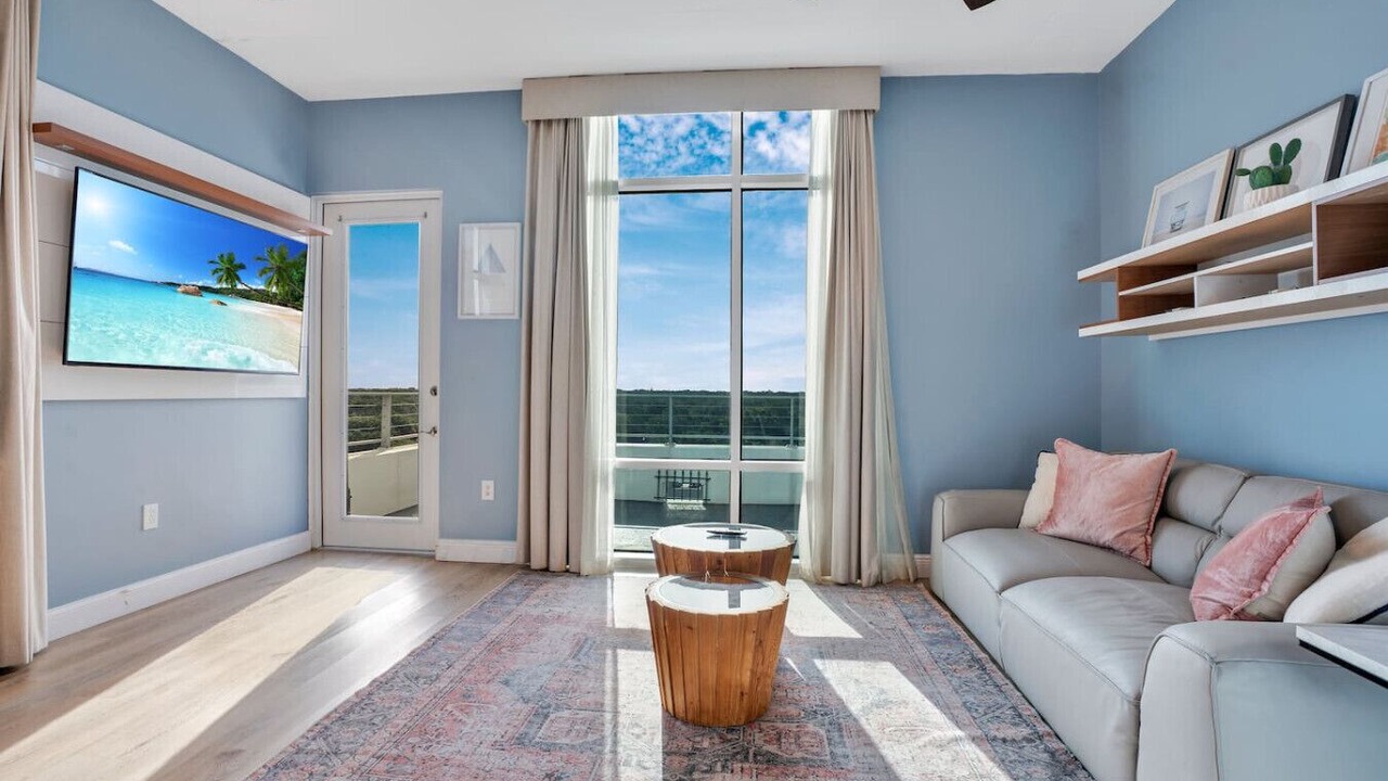 Photo of Livingroom in South Eola