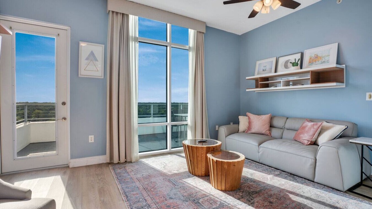 Photo of Livingroom in South Eola