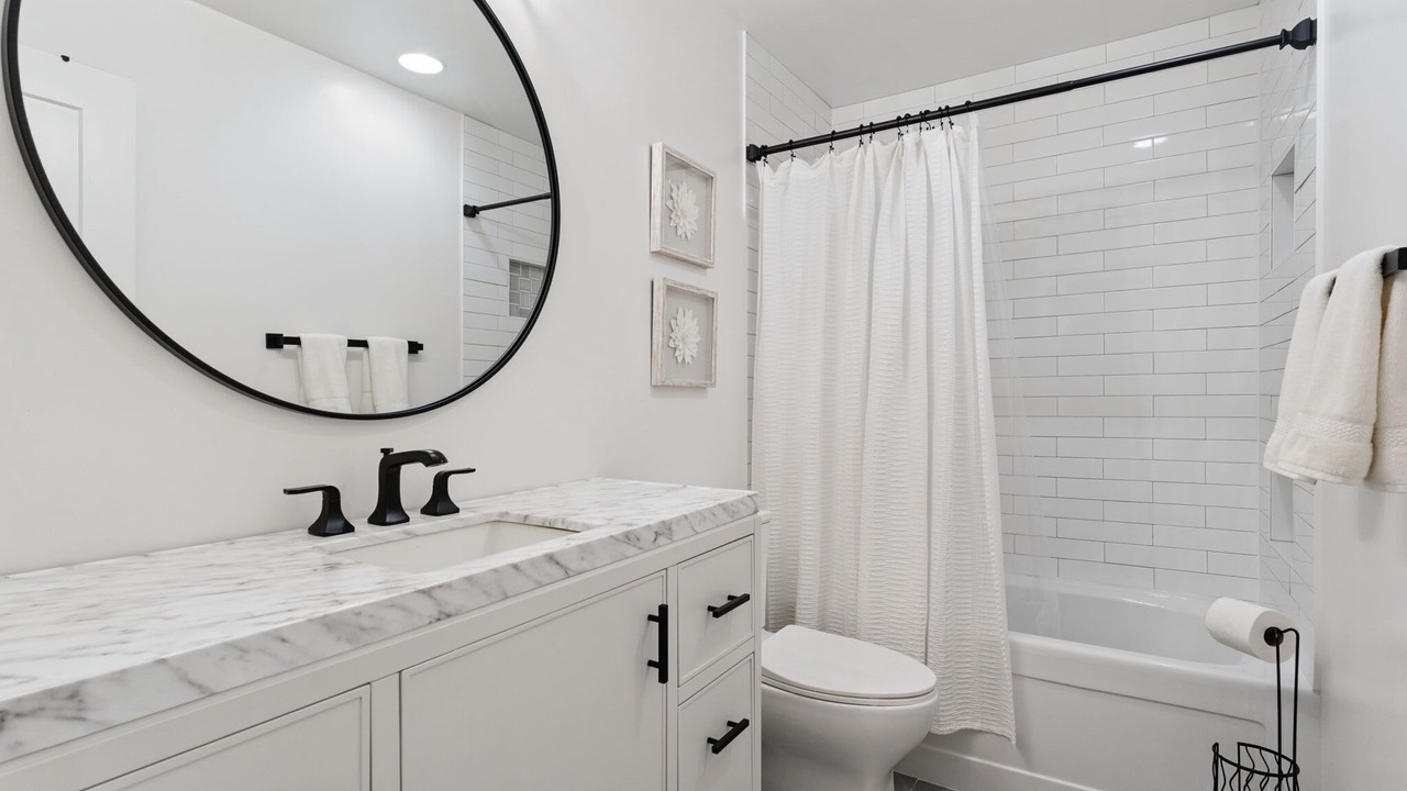 Photo of Bathroom in Ventura