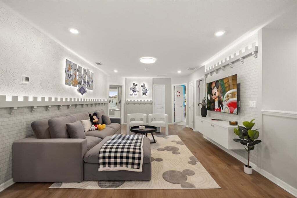 Photo of Livingroom in Four Corners