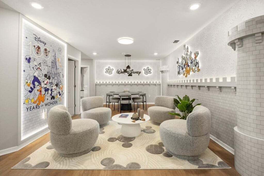 Photo of Others in Four Corners