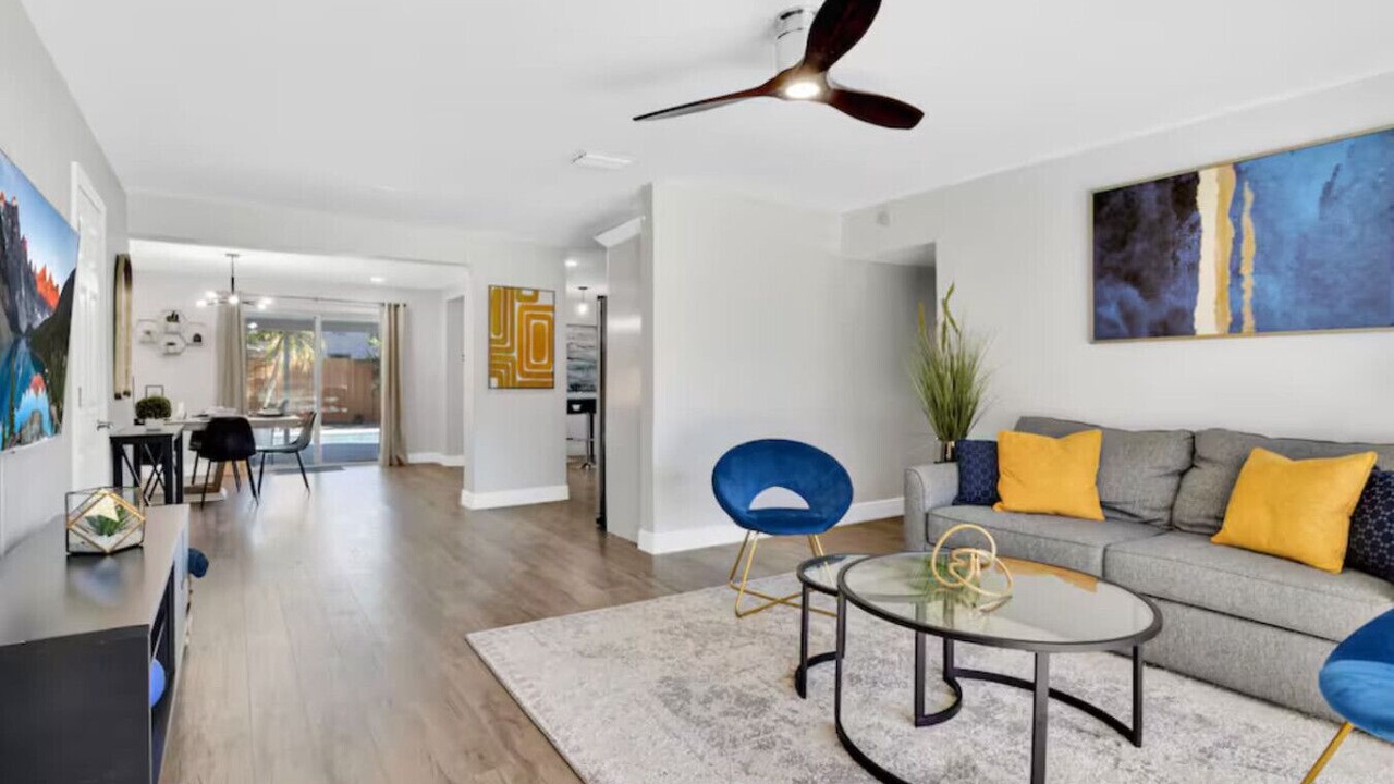 Photo of Livingroom in Englewood Park