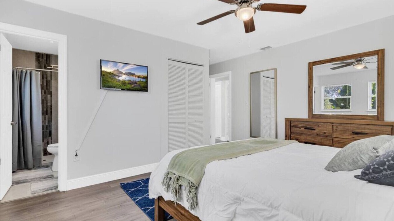 Photo of Bedroom in Englewood Park