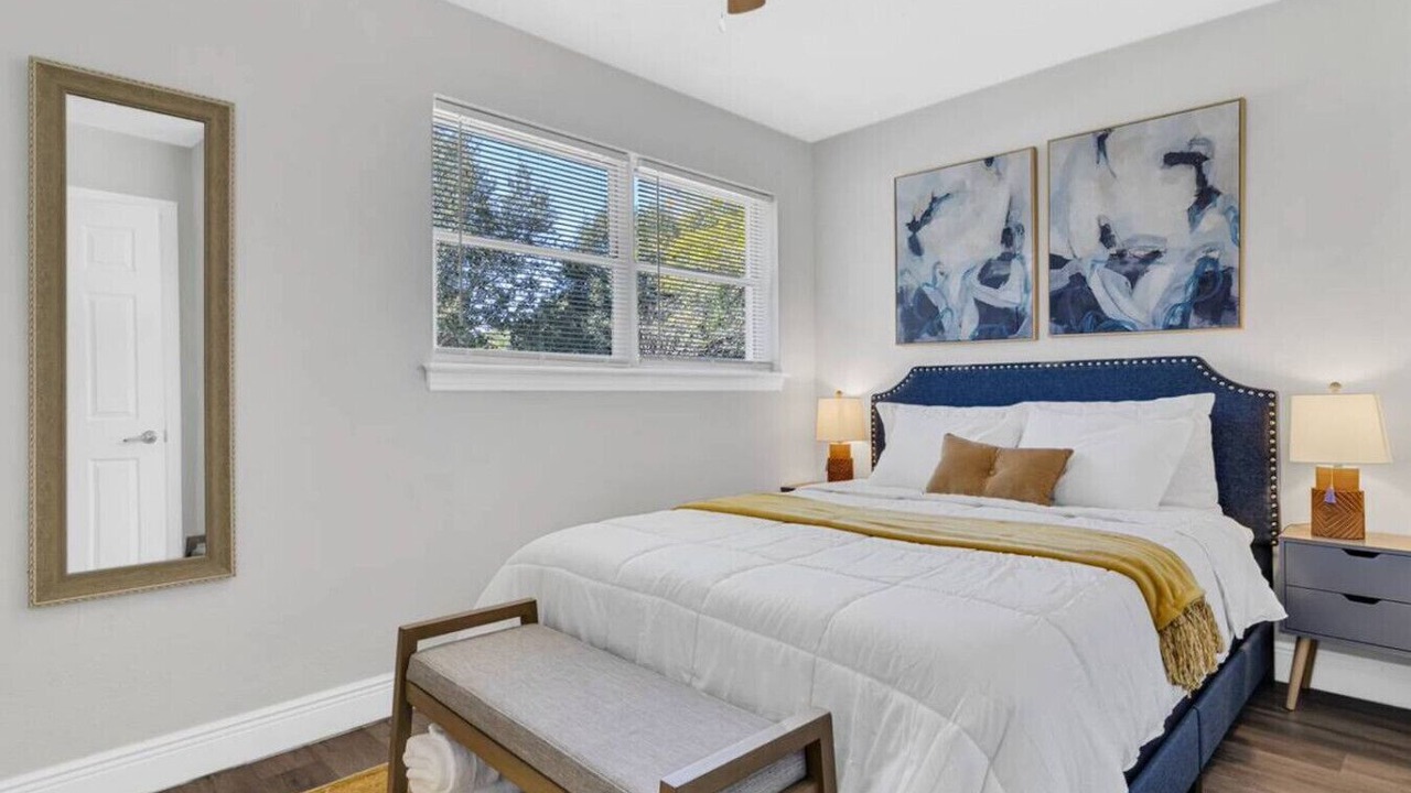 Photo of Bedroom in Englewood Park