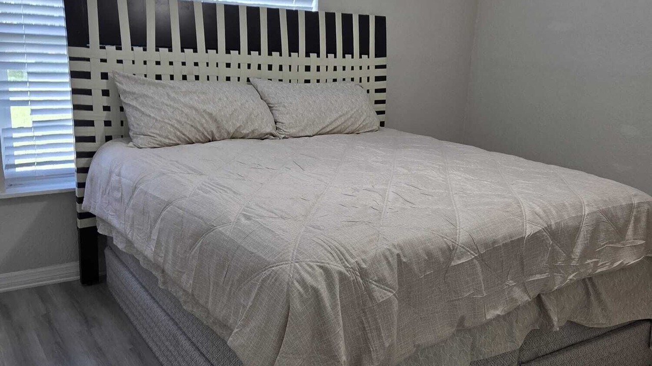 Photo of Bedroom in Oak Ridge