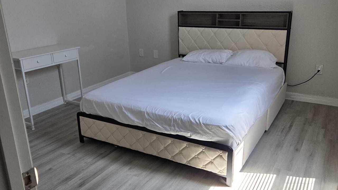 Photo of Bedroom in Oak Ridge