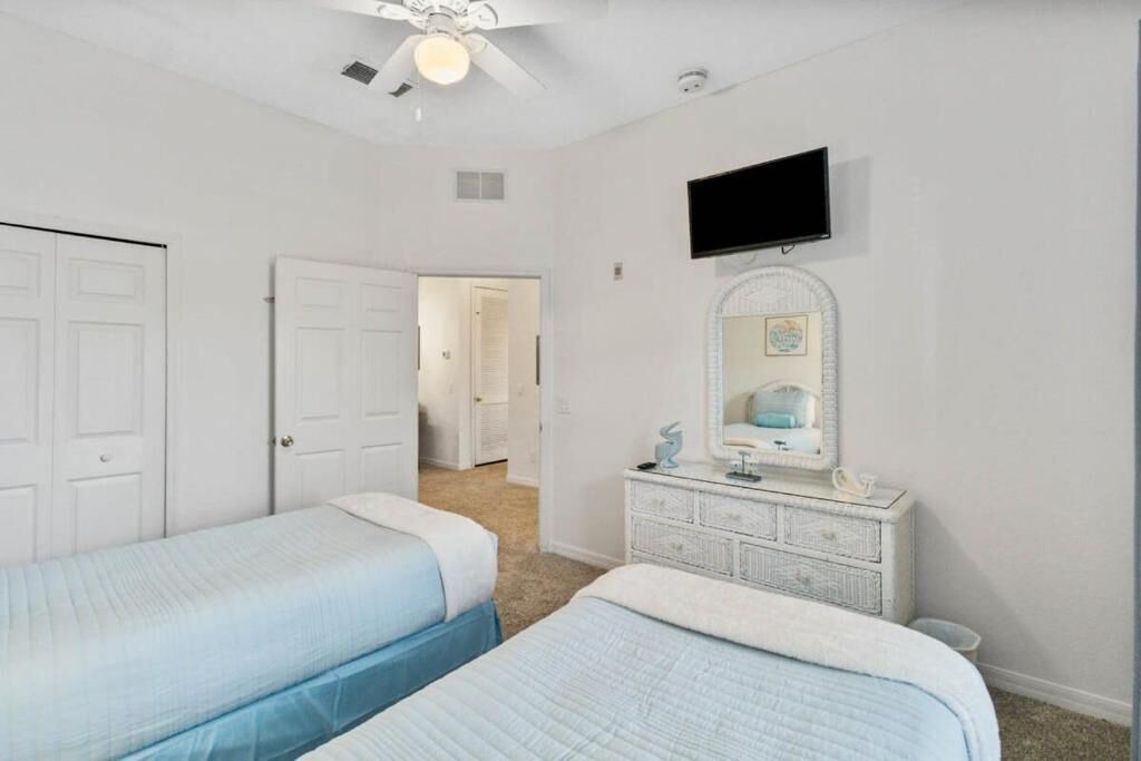 Photo of Bedroom in Bahama Bay