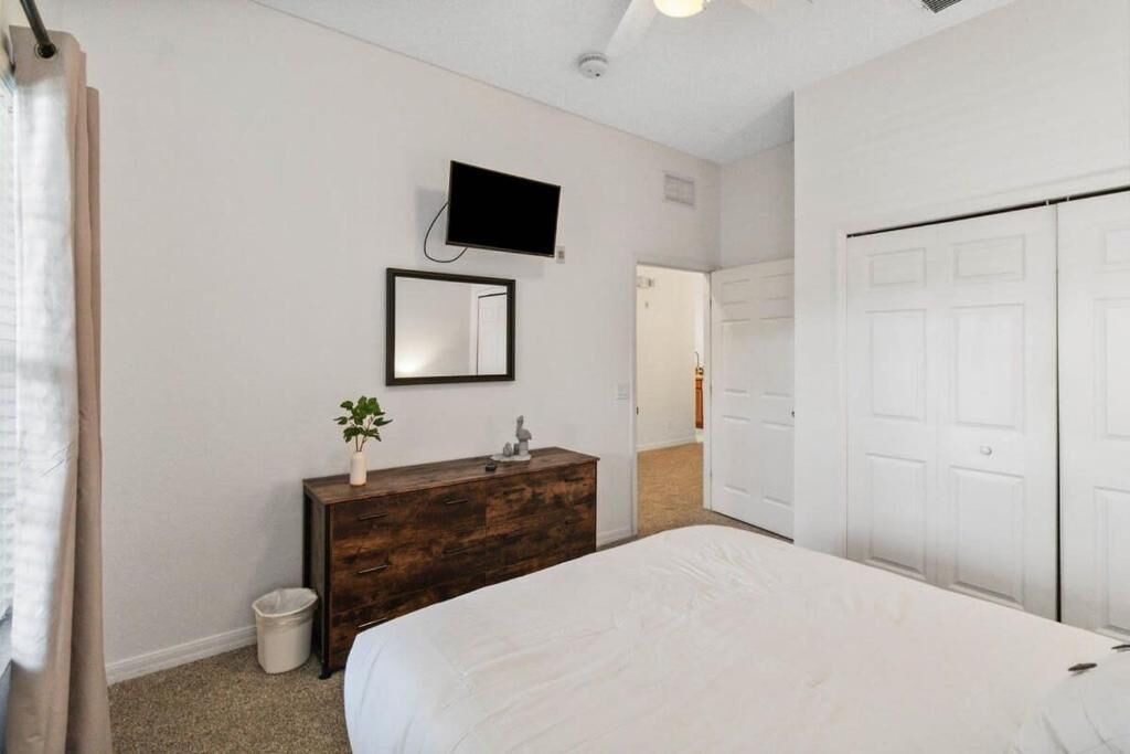 Photo of Bedroom in Bahama Bay