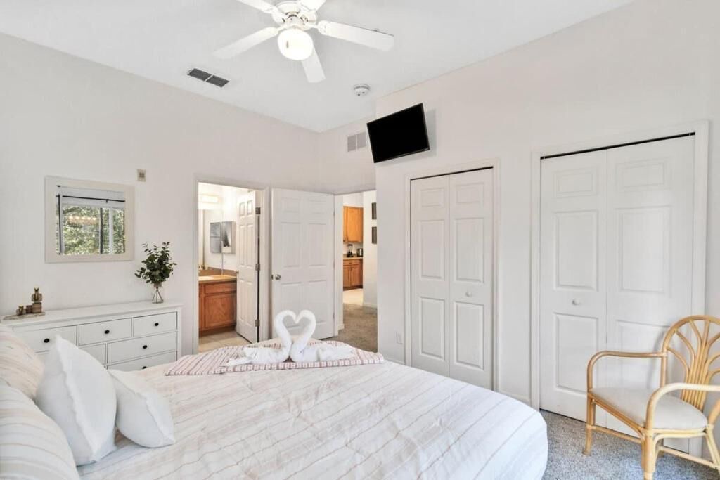 Photo of Bedroom in Bahama Bay