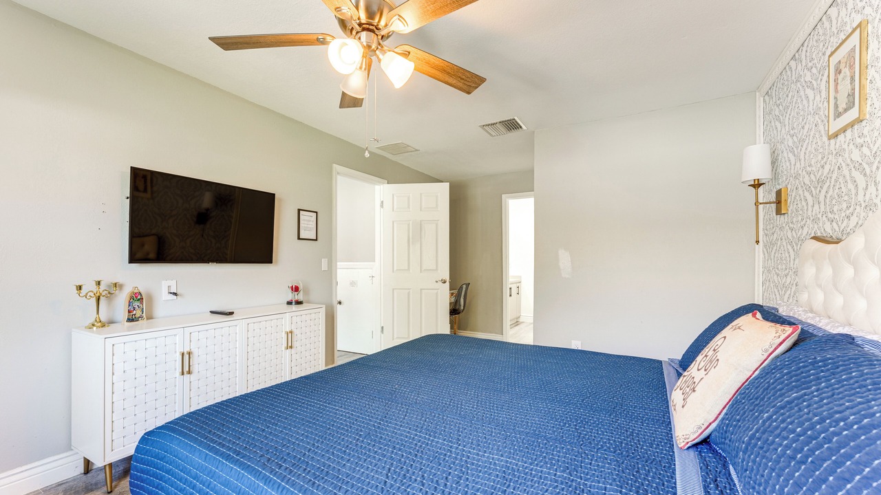 Photo of Bedroom in Buena Ventura Lakes