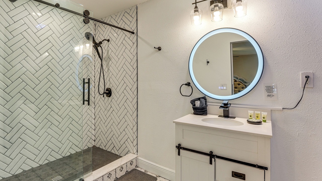 Photo of Bathroom in Buena Ventura Lakes