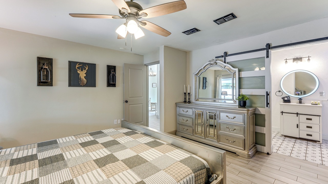 Photo of Bedroom in Buena Ventura Lakes
