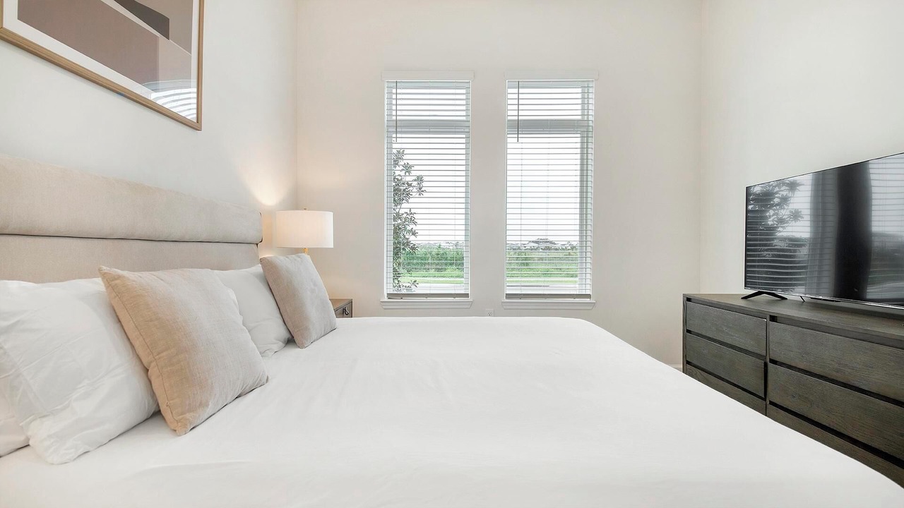 Photo of Bedroom in Florida Center