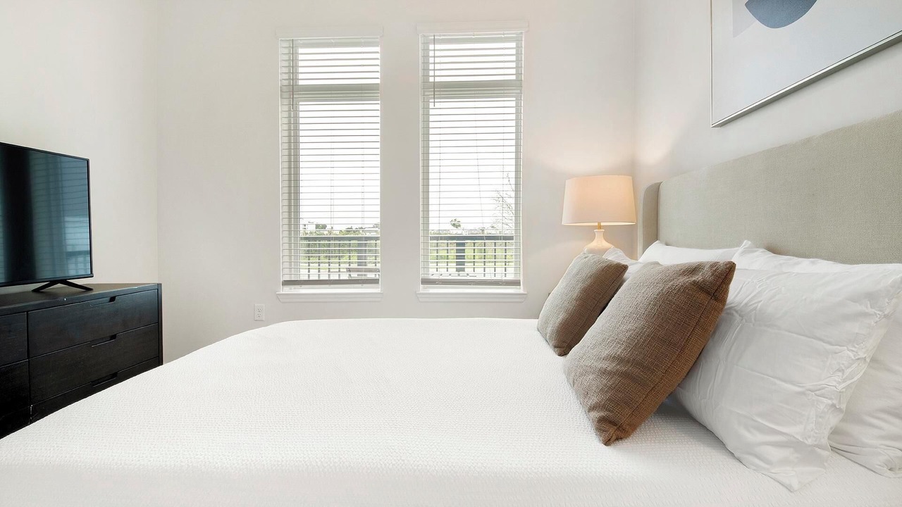 Photo of Bedroom in Florida Center