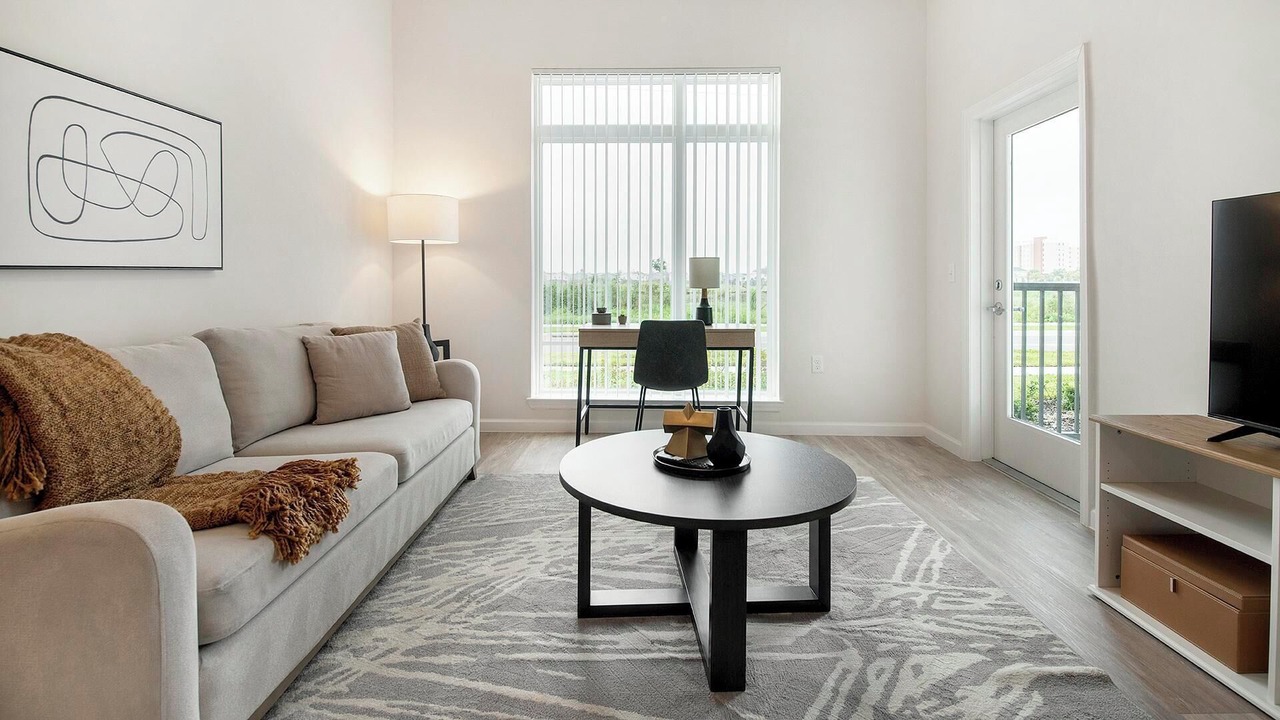 Photo of Livingroom in Florida Center