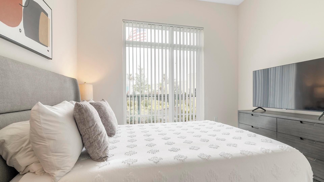 Photo of Bedroom in Florida Center