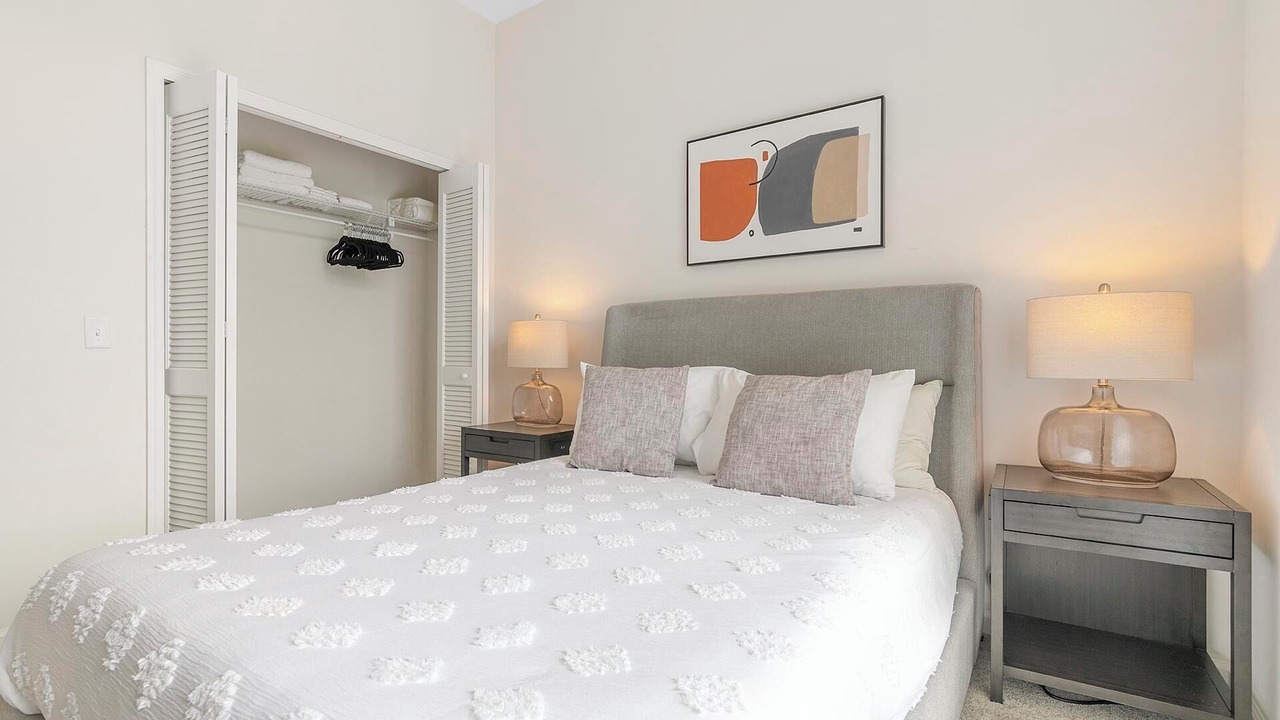 Photo of Bedroom in Florida Center