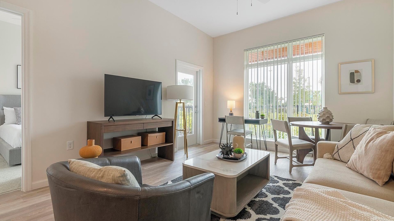 Photo of Livingroom in Florida Center