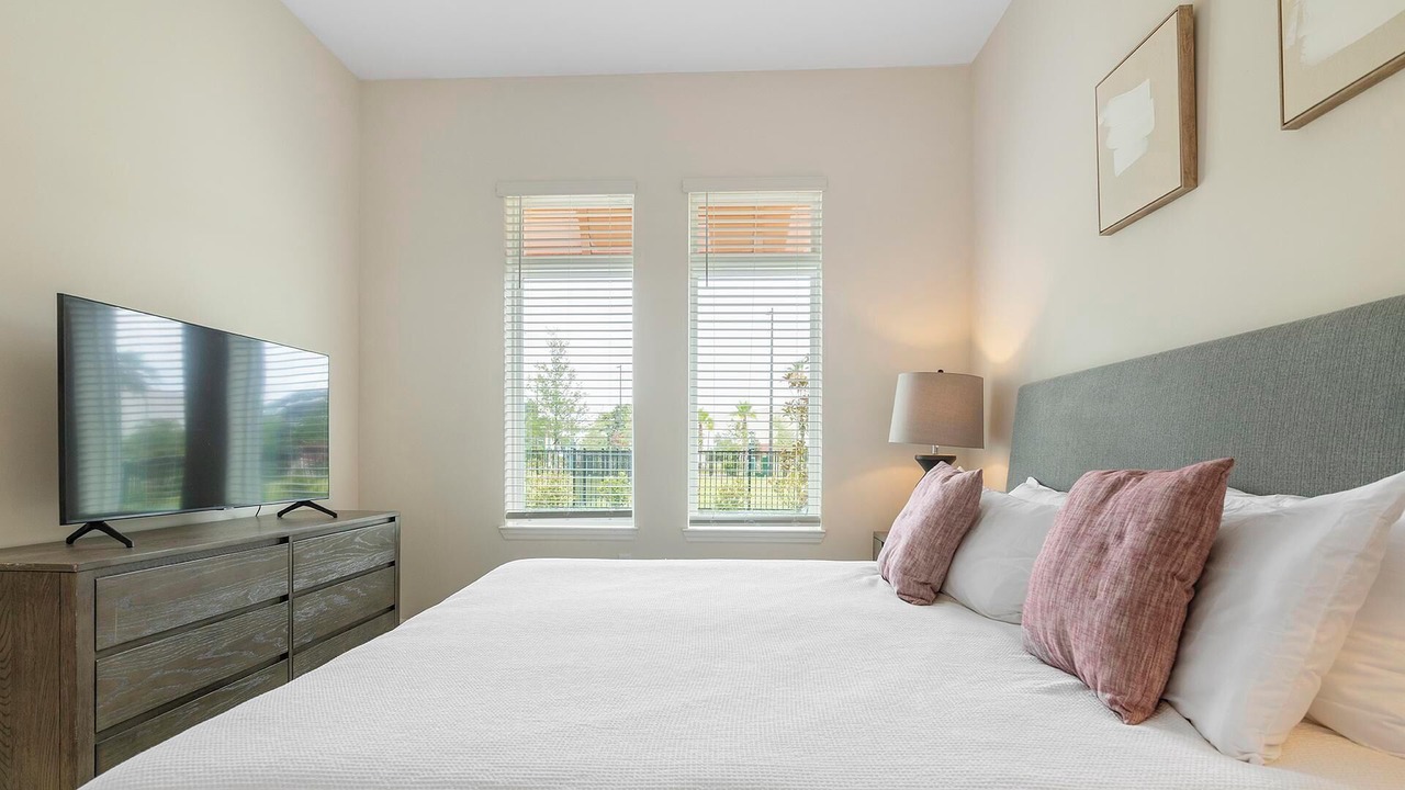 Photo of Bedroom in Florida Center
