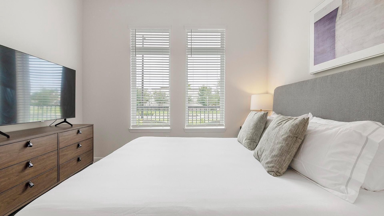 Photo of Bedroom in Florida Center