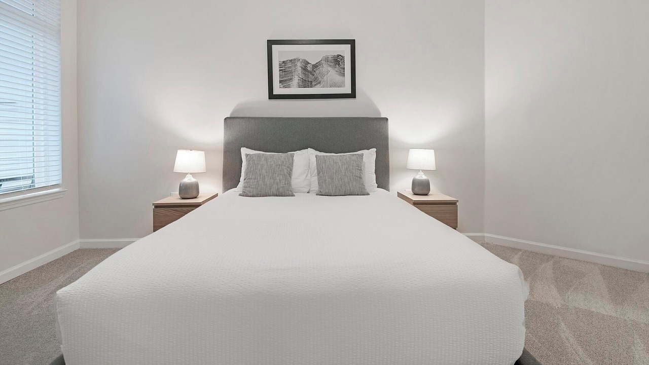 Photo of Bedroom in Florida Center