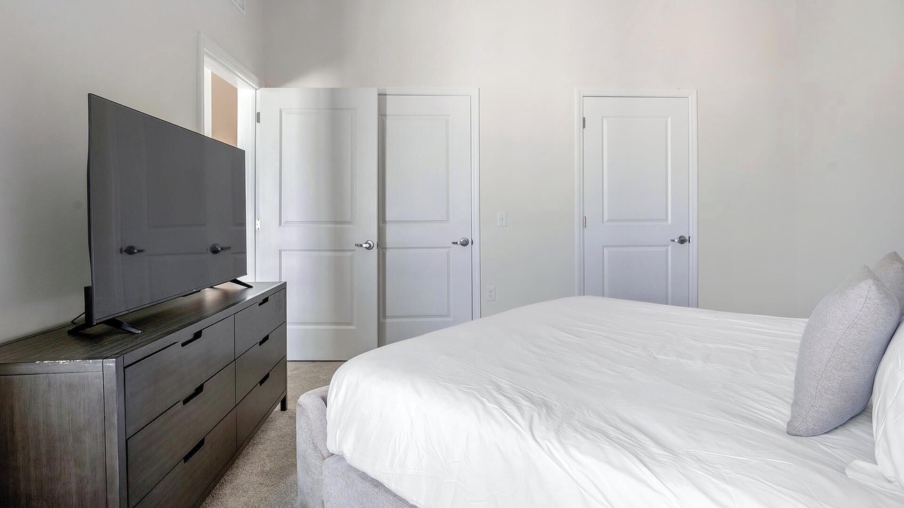 Photo of Bedroom in Florida Center