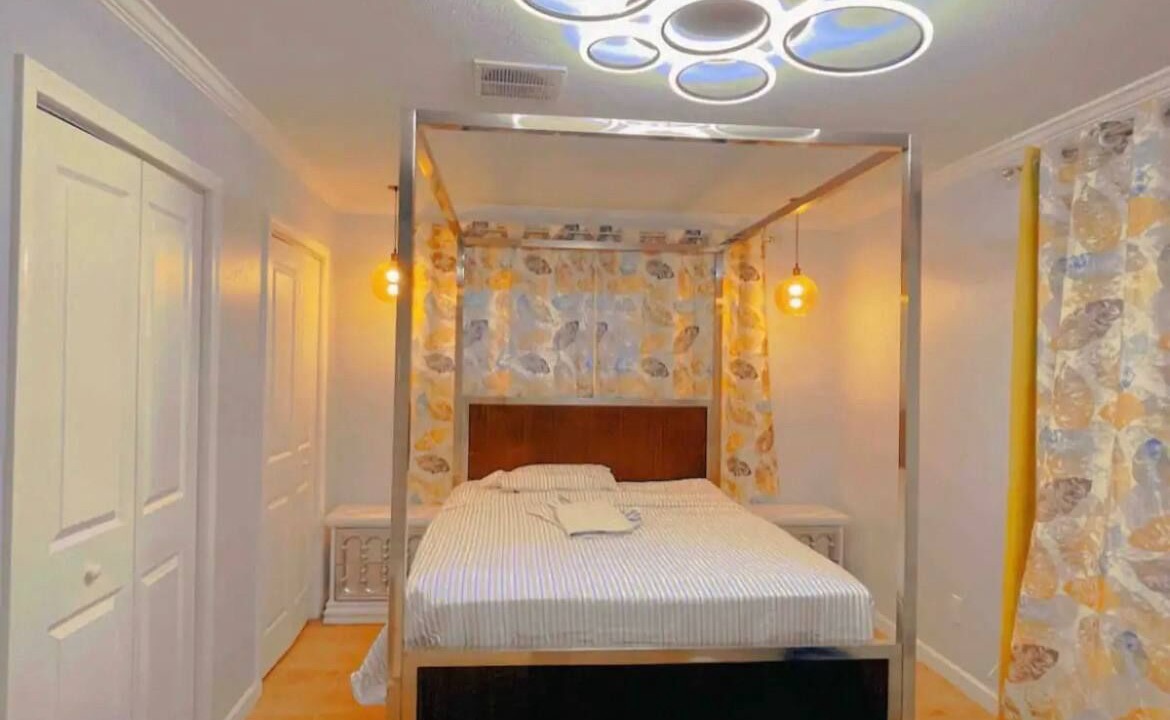 Photo of Bedroom in Catalina