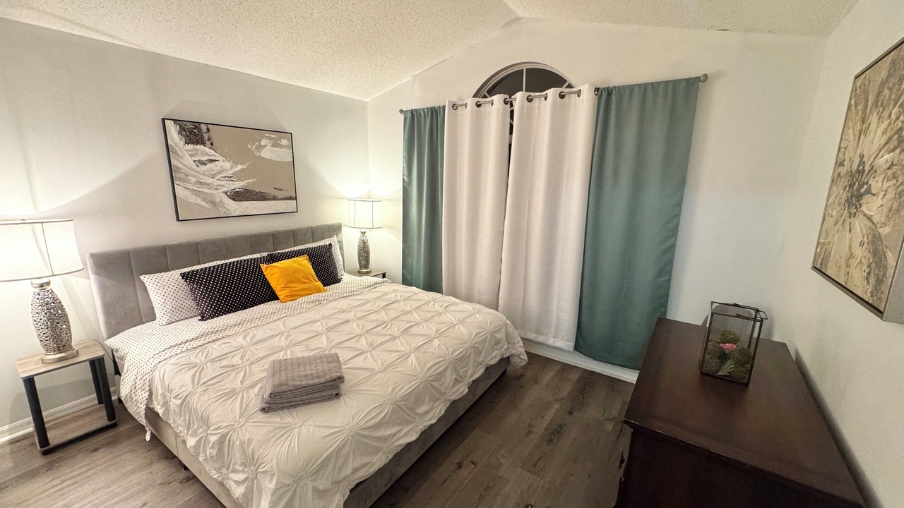 Photo of Bedroom in Florida Pines