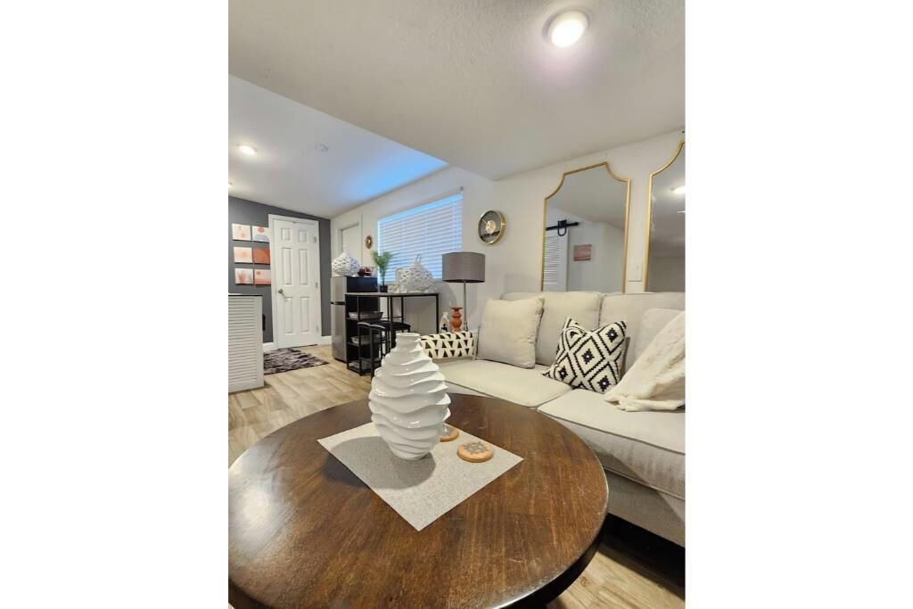 Photo of Livingroom in Lawsona - Fern Creek