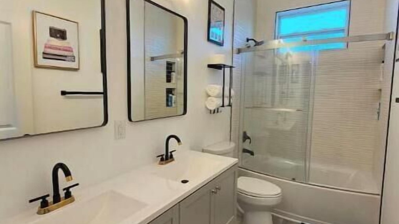 Photo of Bathroom in College Park