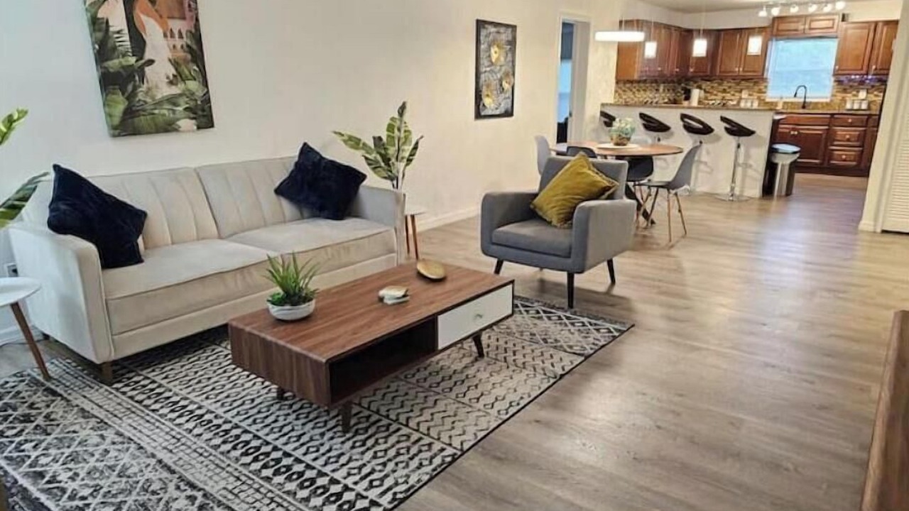 Photo of Livingroom in Lawsona - Fern Creek