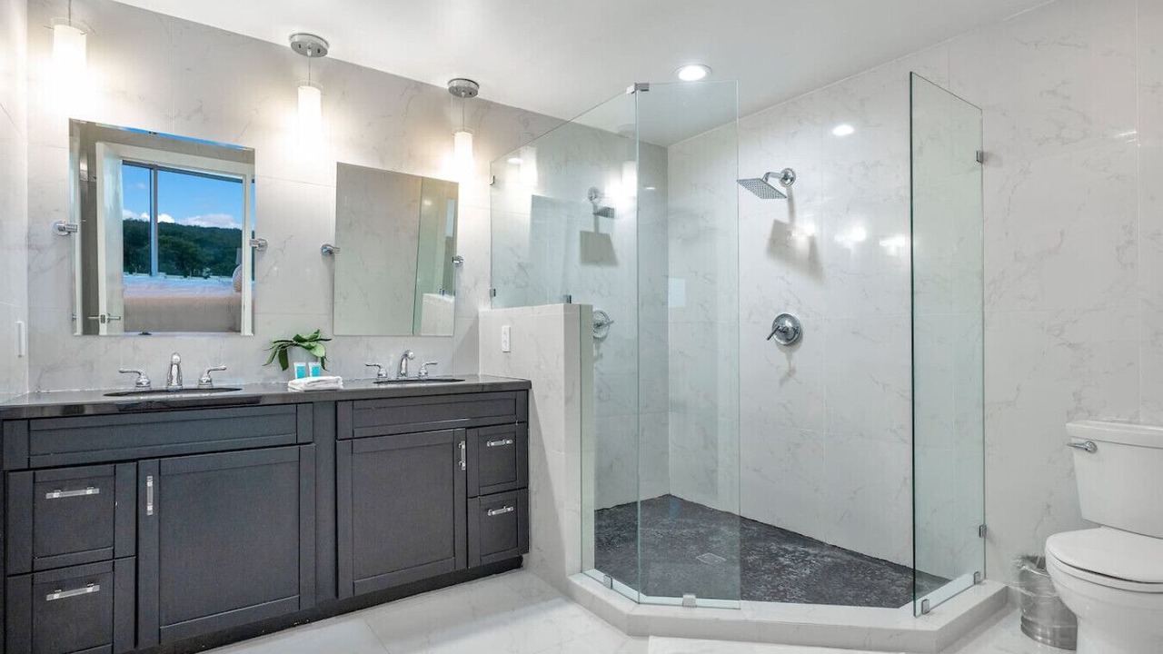 Photo of Bathroom in South Eola