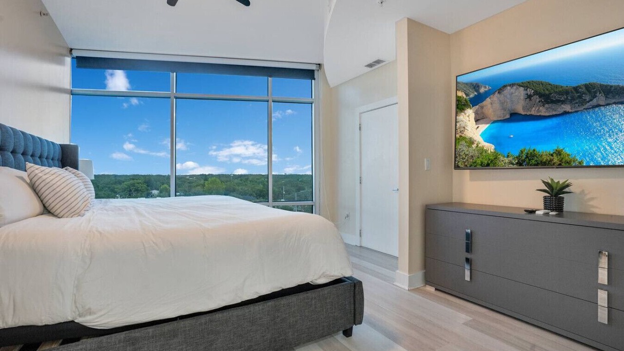 Photo of Bedroom in South Eola