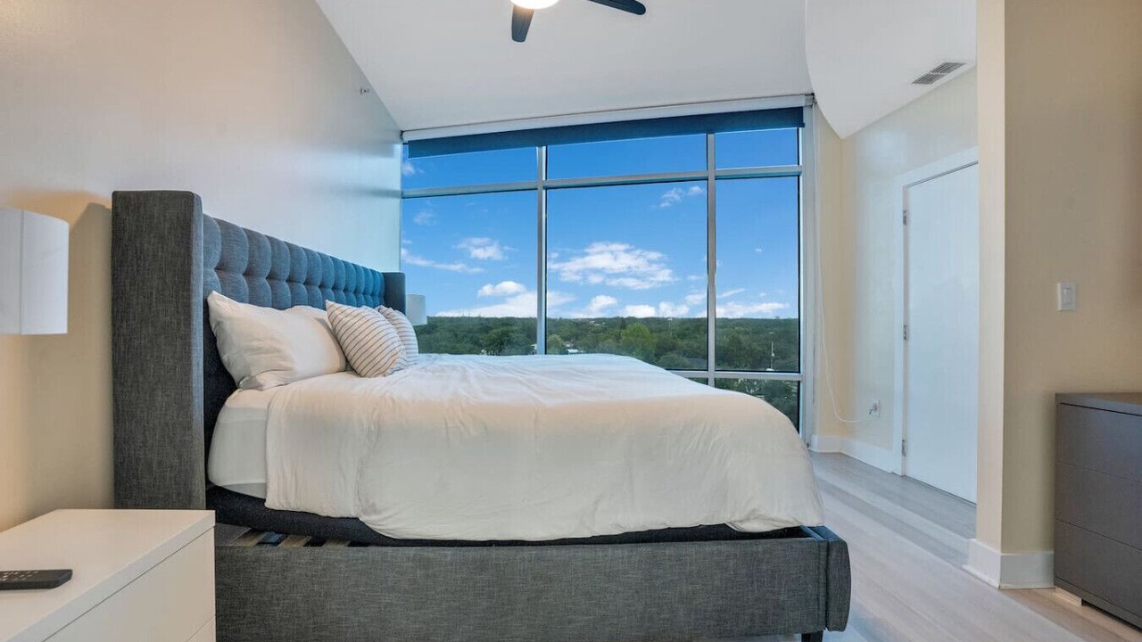 Photo of Bedroom in South Eola