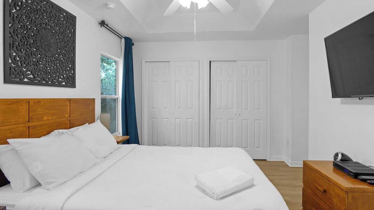 Photo of Bedroom in Crestwynd Bay