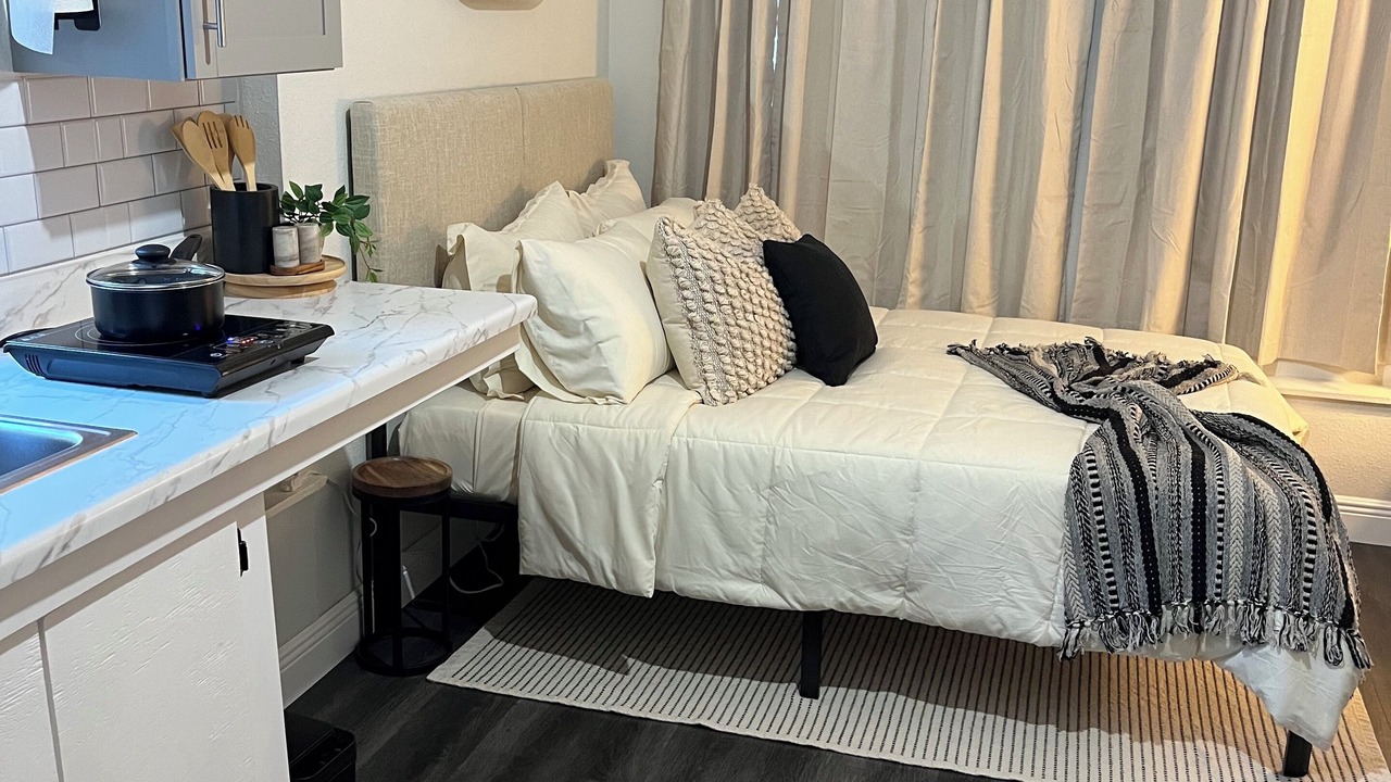 Photo of Bedroom in Azalea Park