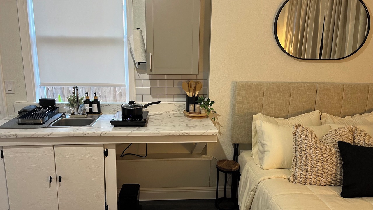 Photo of Bedroom in Azalea Park